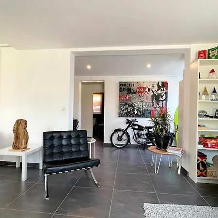 Art_booking . . . By Benoit_b Duingt